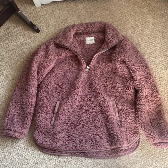 Maroon fleece Abercrombie womens quarter zip size large gently used - Picture 2 of 4